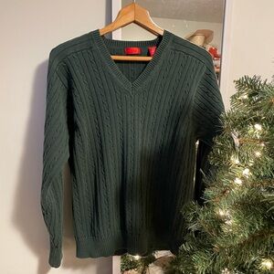 IZOD V-Neck Sweater, men’s size large